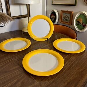CAMELEON MELAMINE PLATES – YELLOW & WHITE RETRO – SET OF 4